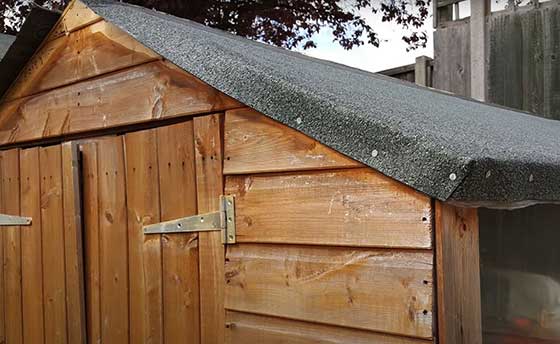 How-to-felt-a-shed-roof-8-w