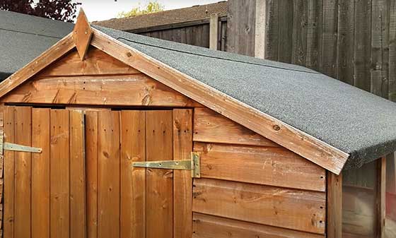 How-to-felt-a-shed-roof-9.jpg-w